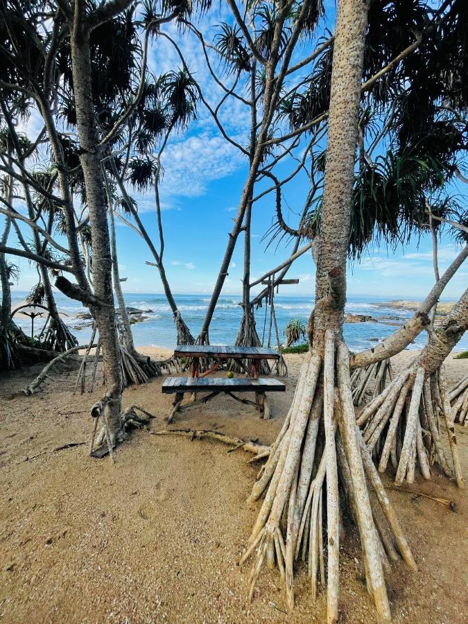 Igabara Hobbit House Hotel Tangalle Bagian luar foto