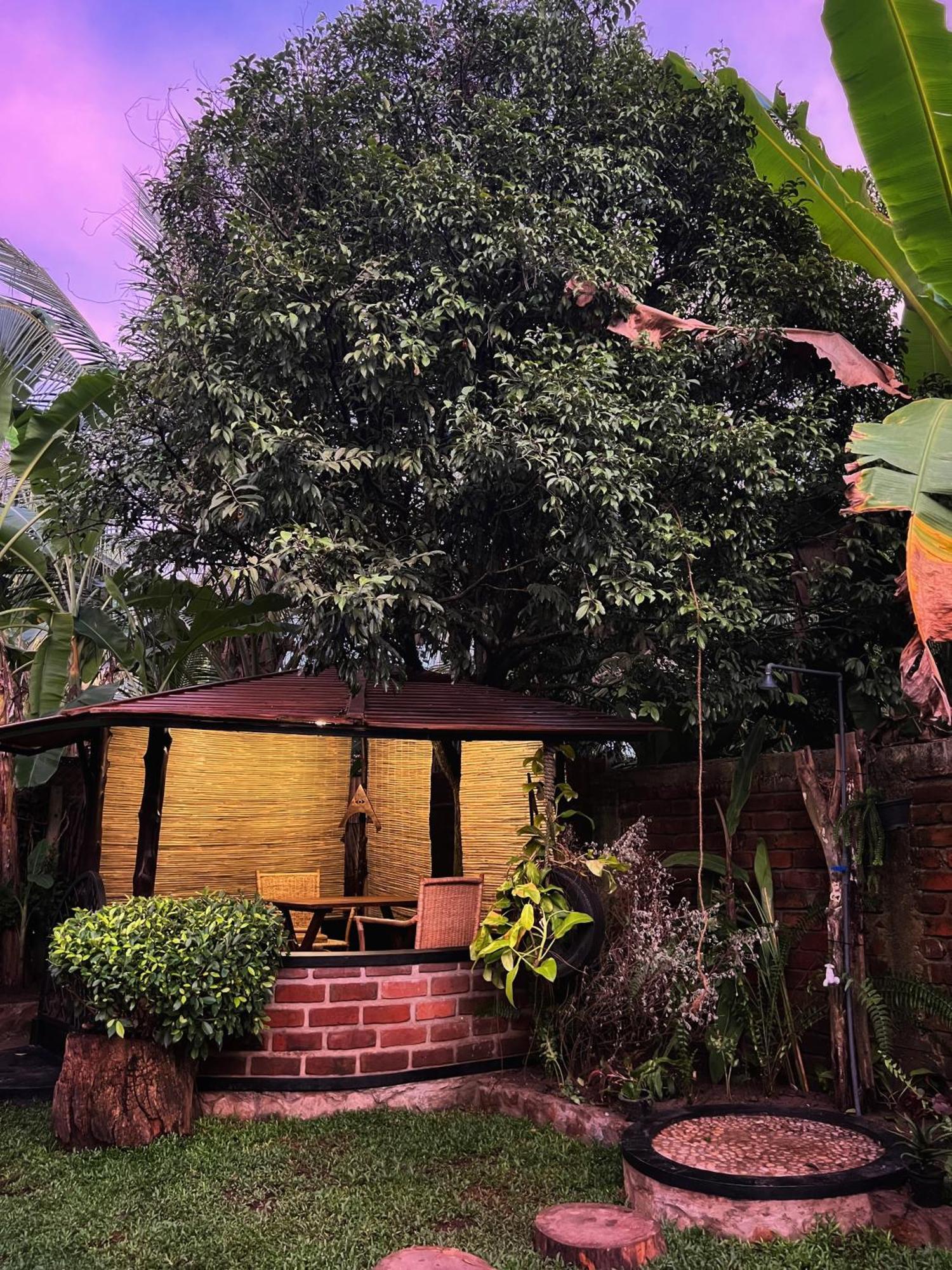 Igabara Hobbit House Hotel Tangalle Bagian luar foto