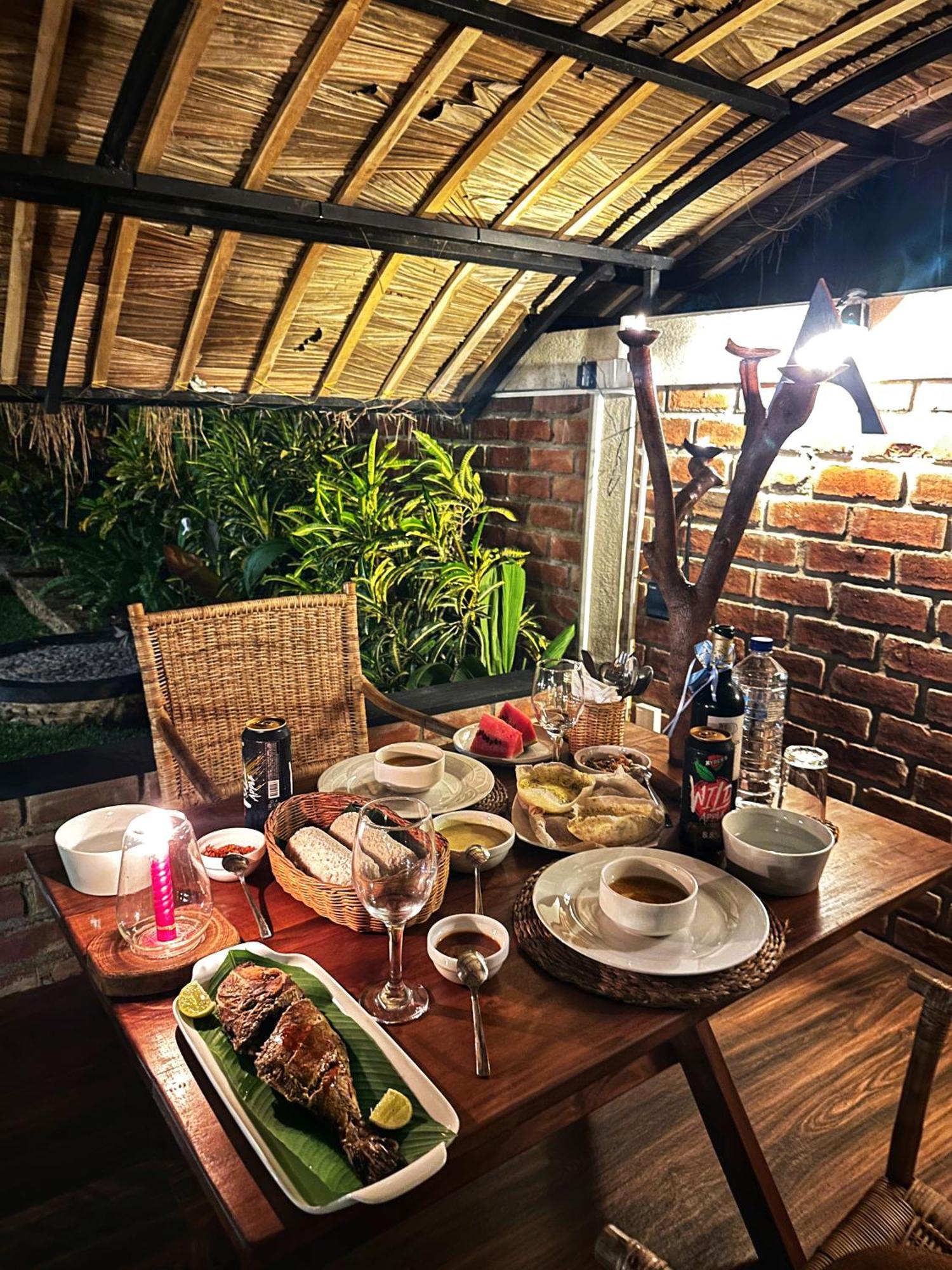 Igabara Hobbit House Hotel Tangalle Bagian luar foto